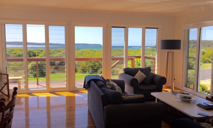 Broulee House | Amazing Views. Quick walk to 3 Broulee beaches. Not to be missed!