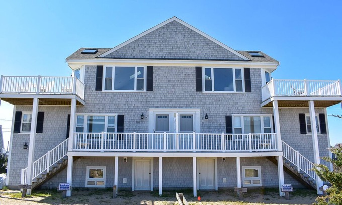 West Dennis House | Amazing views sleeping 14! 6 bedroom duplex steps to South Village beach