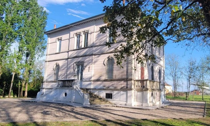 Libolla Villa | Amazing Villa in Migliarino