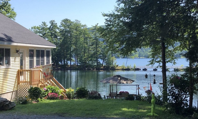 Poultney House | Amazing waterfront retreat on Lake St. Catherine