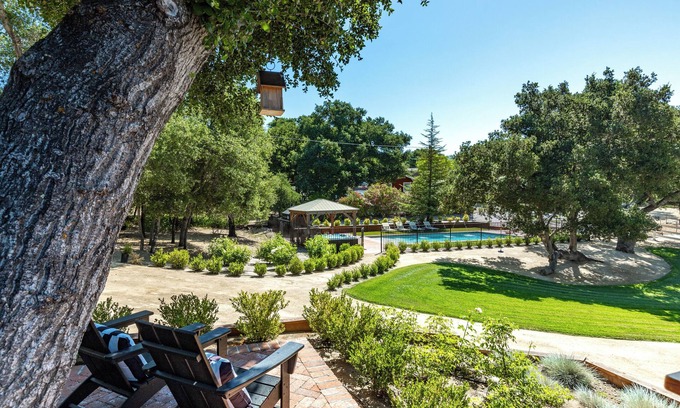 Atascadero House | AMAZING! Wild Oaks Retreat. Pool, Spa, Game Room, EV Charger, Wine Country.