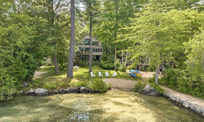 Moultonborough House | Amazing Winnipesaukee Home For 8