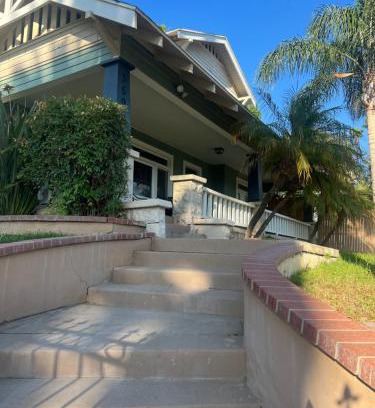 Downtown Riverside Apartment | Amazing Wood streets studio