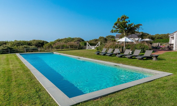 Madequecham House | AMAZING! XLG PRIVATE POOL&TENNIS,WALK TO BEACH,VIEWS,NEWLY RENOVATED,SLEEPS 8-10