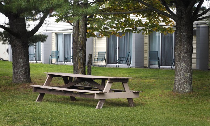 Algoma District Hotel | Ambassador Motel