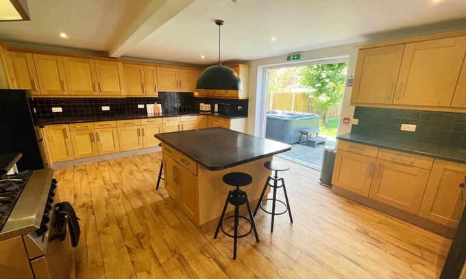 Gorleston-on-Sea House | Amber House - Stunning 8 Georgian House