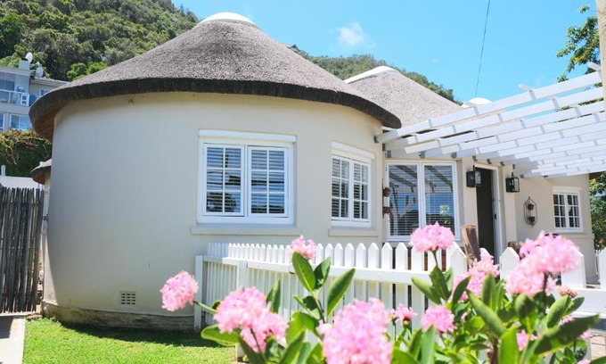 Wilderness Bed & Breakfast | Amber Light Wilderness Beach Cottage