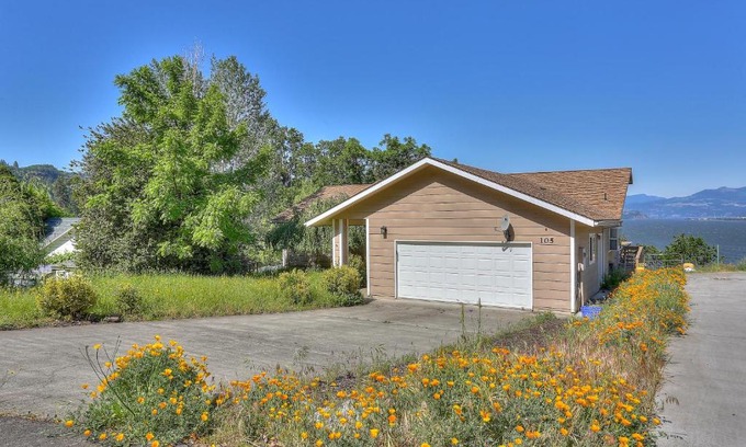 Mosier House | Amber Sunset home