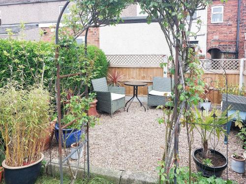 Alfreton House | Amberley Cottage
