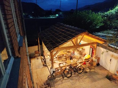 Ambrolauri House | AMBROsador