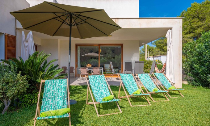 Marina Manresa House | AMEDART - Beautiful house with private garden located near a breath-taking little beach Fr