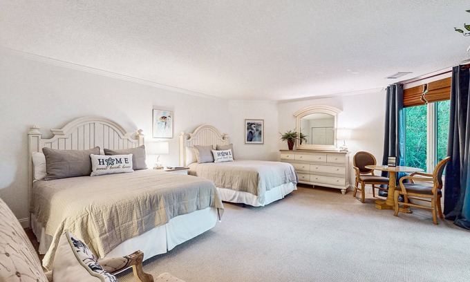 Fernandina Beach Apartment | Ameila Island Plantation condo with beach access, private patio and pool.