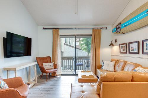 Fernandina Beach Apartment | Amelia Island Condo with Pool Access Walk to Beach!