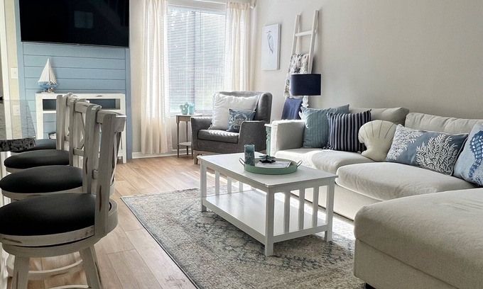 Fernandina Beach House | Amelia Island Extended Vacation Rental 1 Block from the Beach!