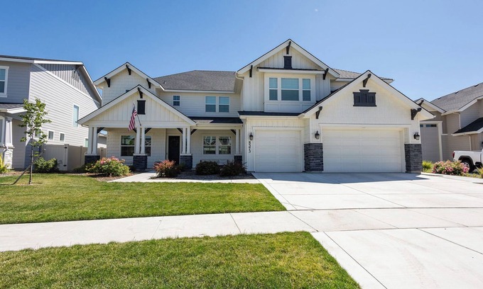 Meridian House | Amenity Packed Modern Estate