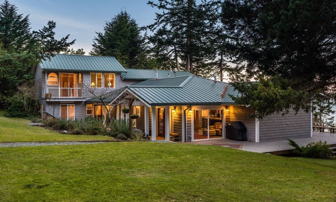 Lopez Island House | Amenity-Packed Waterfront Island Retreat