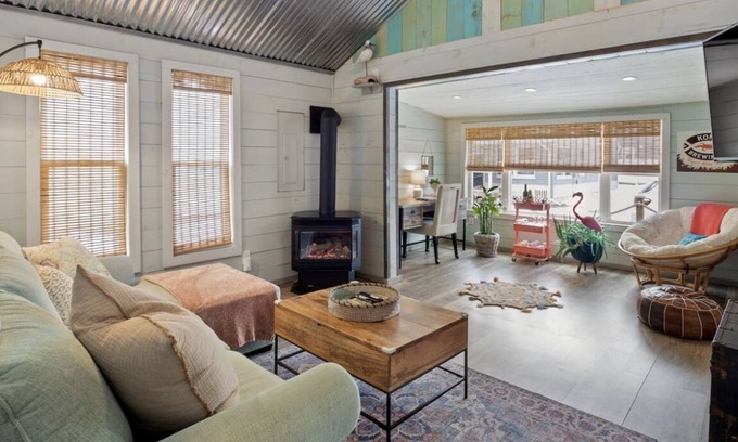 Saratoga Springs House | Amenity-Rich Oasis w Indoor/ Outdoor Fire: Your Ultimate Getaway