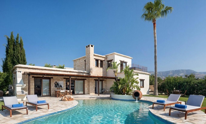 Peyia Town Villa | Amera Villas