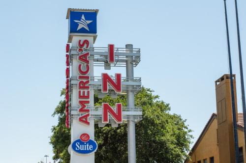 Clodine Hotel | America's Inn Houston/Stafford/Sugarland