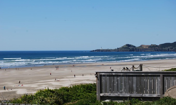Newport House | American Classic Guesthouse - Historic Nye Beach
