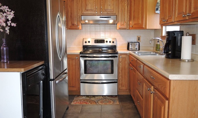 Maryland House | American Eagle, Recent renovation, hot tub, fire pit, game room