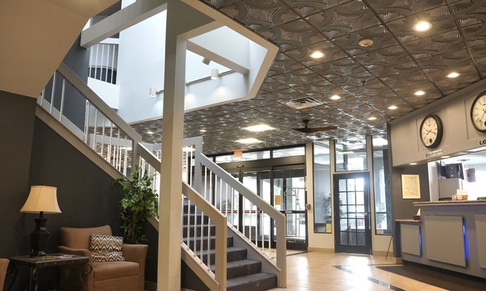 Waterford Hotel | American Inn & Suites Waterford