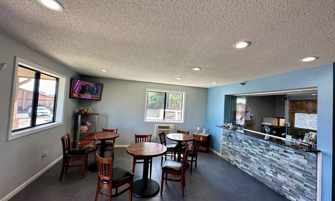 Alexander City Hotel | American Inn