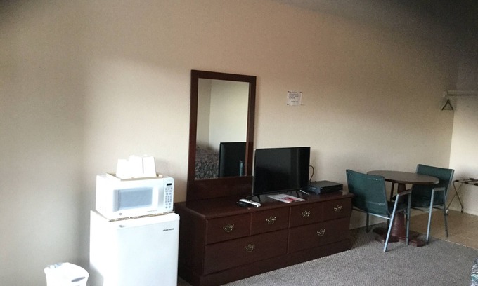 Sierra Blanca Hotel | Americana Inn