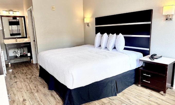South Arlington Hotel | Americas Best Value Inn Arlington