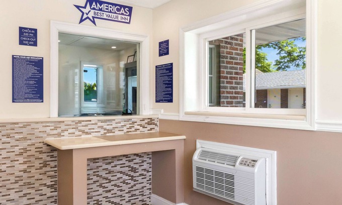 Avenel Hotel | Americas Best Value Inn Avenel Woodbridge