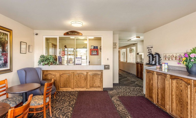 Burns Hotel | Americas Best Value Inn Burns