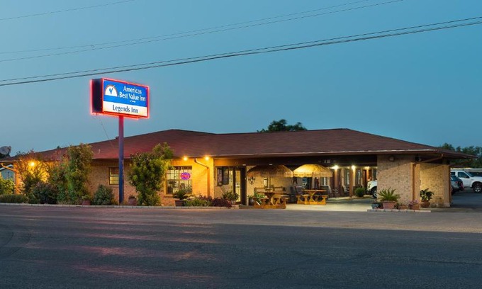 Junction Hotel | Americas Best Value Inn - Legend's Inn