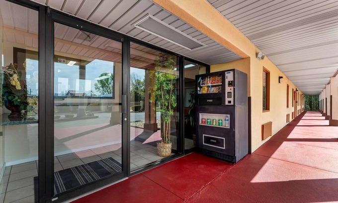Montezuma Hotel | Americas Best Value Inn Montezuma