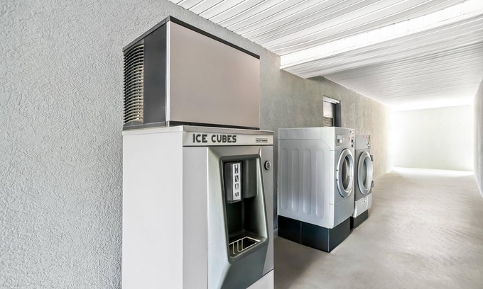 Silver Creek Hotel | Americas Best Value Inn Rome