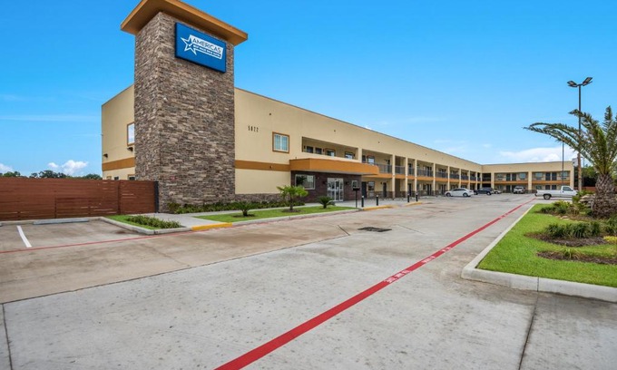 Barker Hotel | Americas Best Value Inn & Suites Houston at Hwy 6