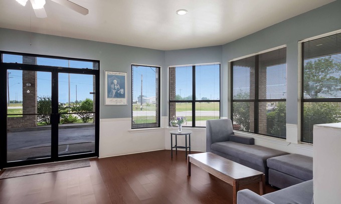 Lockhart Hotel | Americas Best Value Inn Lockhart