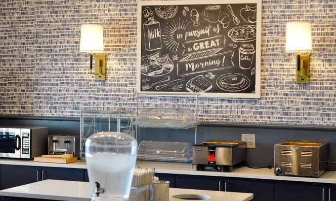 Clear Lake Hotel | AmericInn by Wyndham Clear Lake