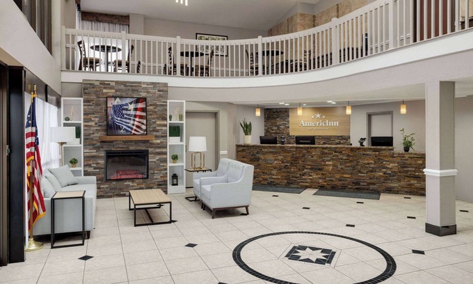 Forest Hills Hotel | AmericInn by Wyndham Grand Rapids Airport North