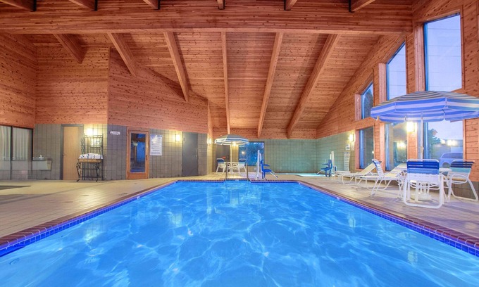 Hayward Hotel | AmericInn by Wyndham Hayward