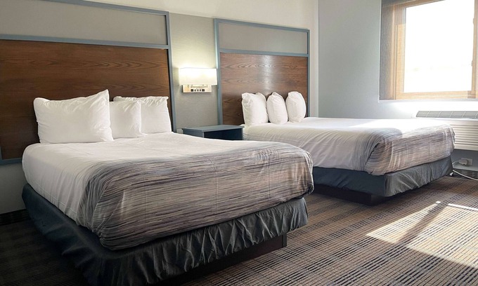 Ladysmith Hotel | AmericInn by Wyndham Ladysmith