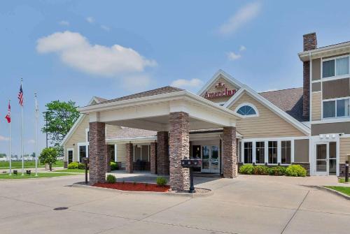 Monmouth Hotel | AmericInn by Wyndham Monmouth