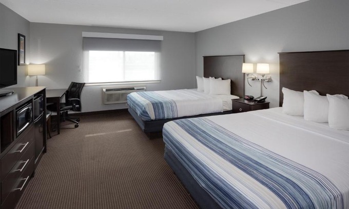 Plover Hotel | AmericInn by Wyndham Plover Stevens Point