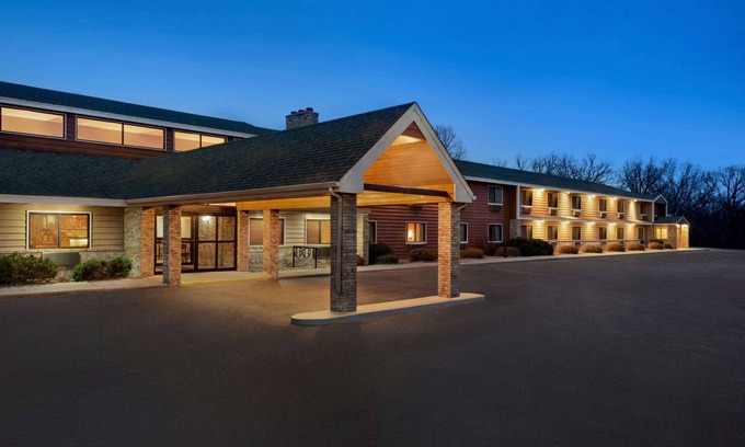 Detroit Lakes Hotel | AmericInn by Wyndham Detroit Lakes