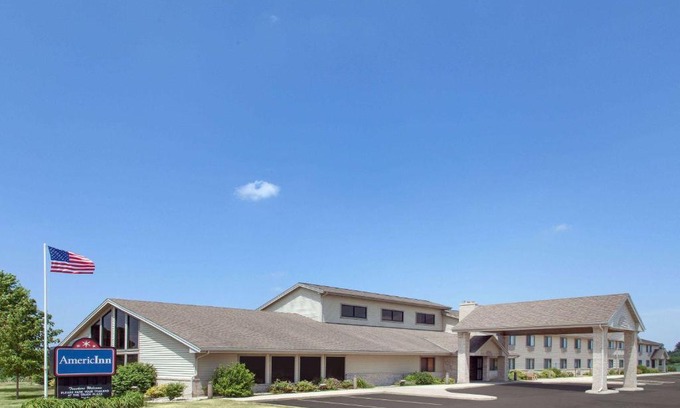 Webster City Hotel | AmericInn by Wyndham Webster City