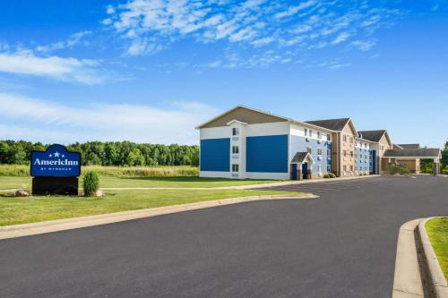 Weston Hotel | AmericInn by Wyndham Wausau