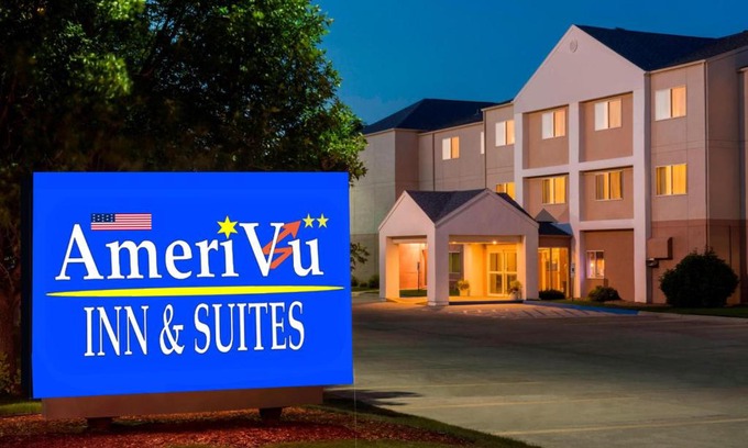 Grand Forks Hotel | Amerivu Inn and Suites