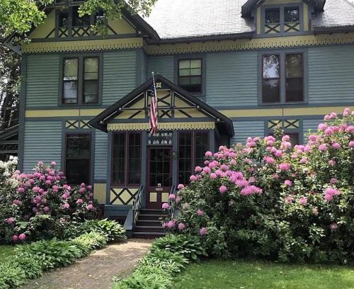 Amherst Center Bed & Breakfast | Amherst Inn