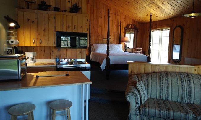Lorneville Hotel | Amherst Shore Country Inn