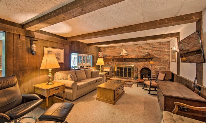 New Holland Apartment | Amish Country Apartment w/Cozy Fireplace!