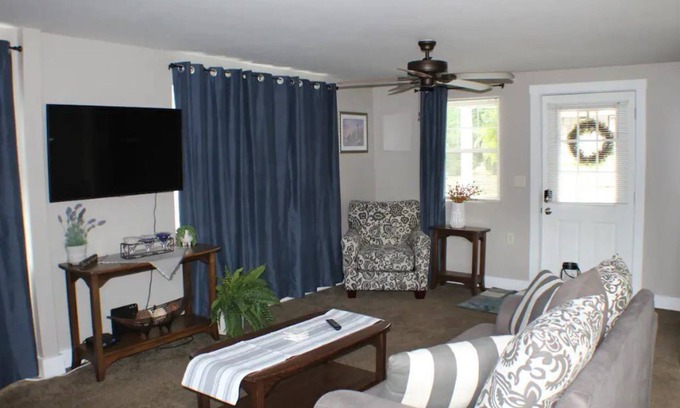 Sugarcreek House | Amish Country Get-away in the heart of Sugarcreek!